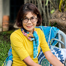 Load image into Gallery viewer, Set of 4 Batik Cotton and Paper Orchid Greeting Cards - Intense Orchids | NOVICA