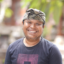 Load image into Gallery viewer, Soft Glow in Blue