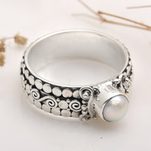 Load image into Gallery viewer, Swirling Serenity