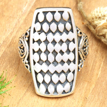 Load image into Gallery viewer, Circle Shield