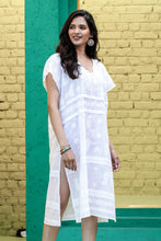 Load image into Gallery viewer, Paisley Garden in White