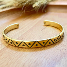 Load image into Gallery viewer, Dawn Triangles