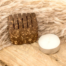 Load image into Gallery viewer, Eco-Friendly Coconut Shell Comb Handcrafted in El Salvador - Organic Beauty | NOVICA