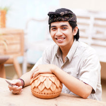 Load image into Gallery viewer, Balinese Artisan Made Floral Coconut Shell Soap Dish - Hibiscus Home | NOVICA
