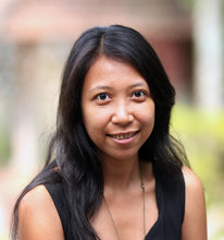 Load image into Gallery viewer, Handmade Batik Rayon Kimono Jacket - Emerald Ocean | NOVICA