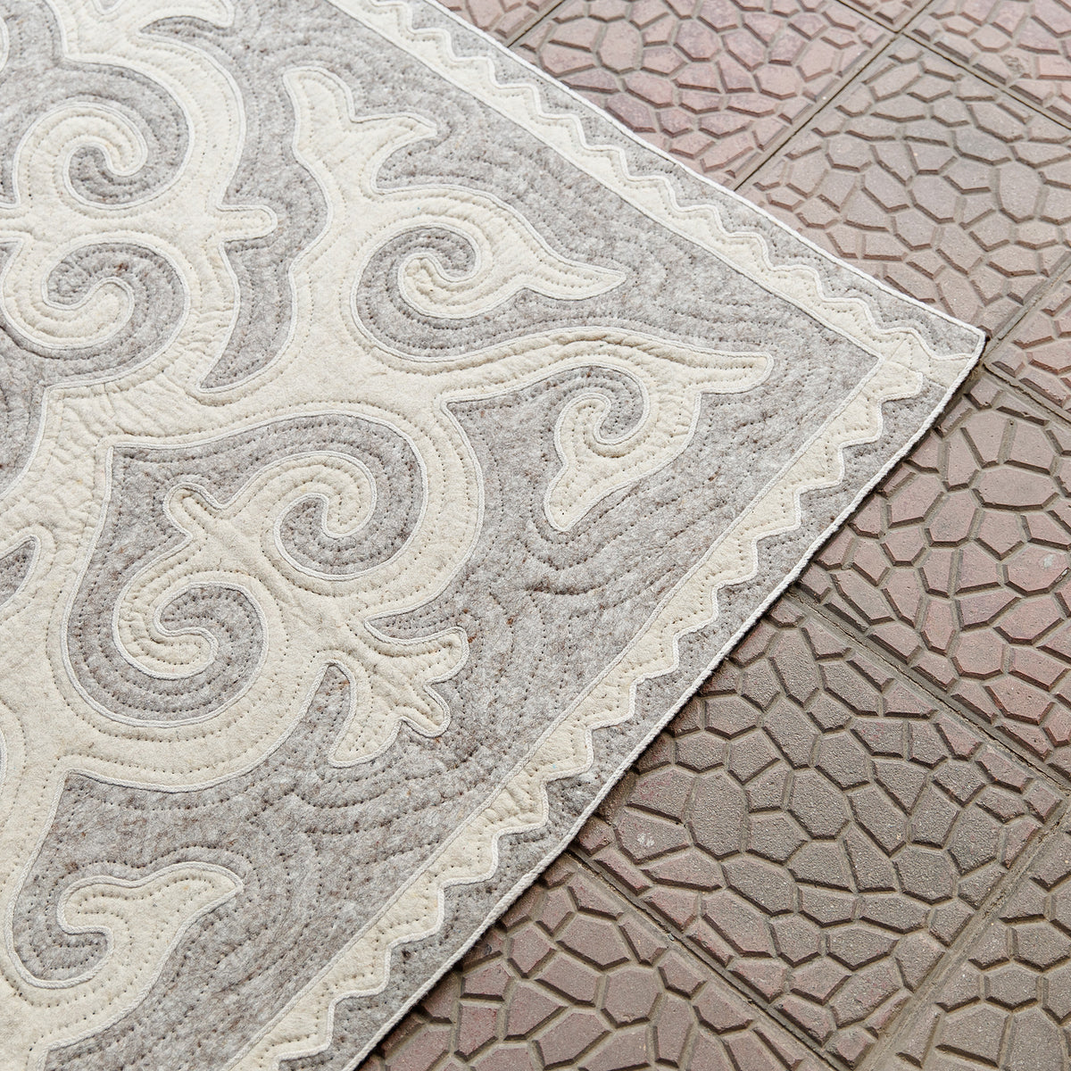 UNDISCOVERED Artisan Box Classic Wool Shyrdak Area Rug in Grey and