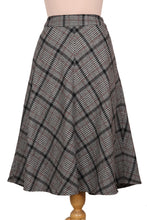 Load image into Gallery viewer, Jaipur Chic in Houndstooth