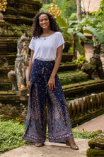 Load image into Gallery viewer, Summer Chill in Navy