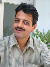 Load image into Gallery viewer, Handmade Traditional Batik Cotton Wall Hanging from India - Fresh Vegetable Vendor | NOVICA
