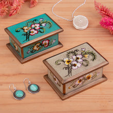 Load image into Gallery viewer, Petite Garden
